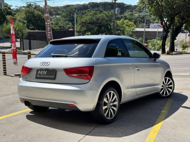 AUDI - A1 - 2011/2011 - Prata - R$ 59.900,00