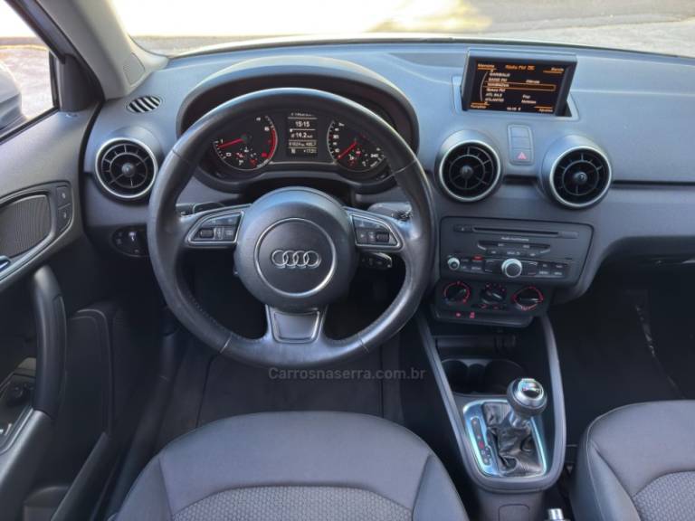 AUDI - A1 - 2011/2011 - Prata - R$ 59.900,00