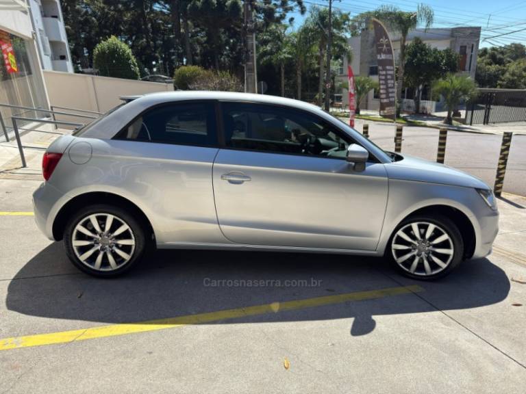 AUDI - A1 - 2011/2011 - Prata - R$ 59.900,00