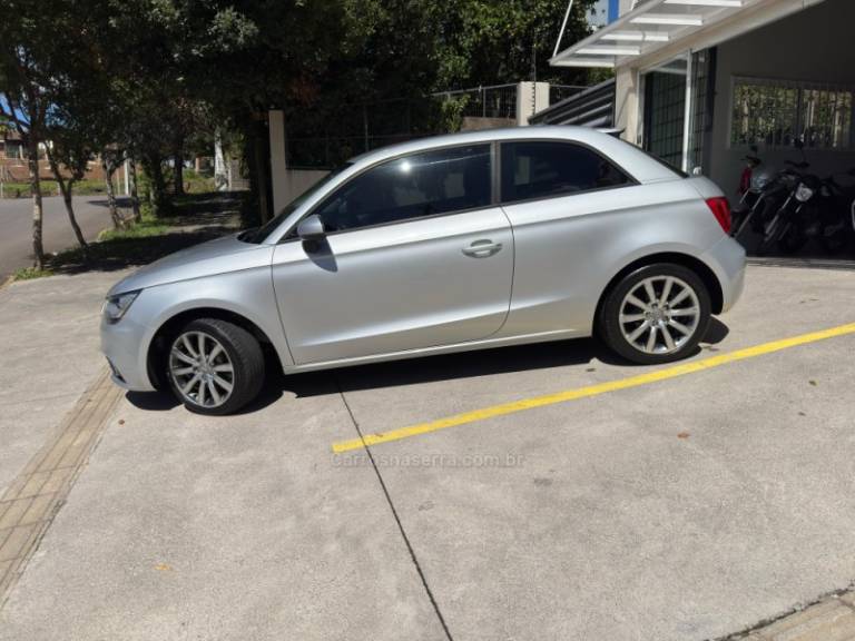 AUDI - A1 - 2011/2011 - Prata - R$ 59.900,00